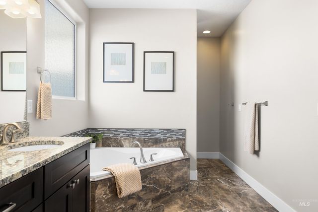 8018 Plumberry Ct, Middleton, ID 83644