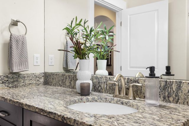 8018 Plumberry Ct, Middleton, ID 83644