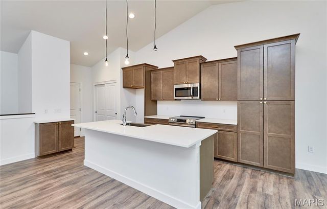 152 Canyon Creek Circle, Moscow Mills, MO 63362