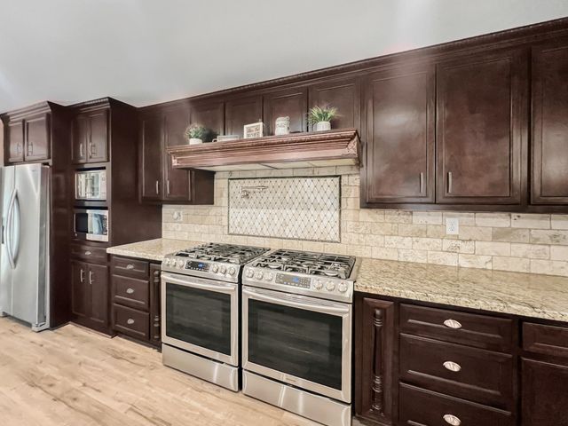 9731 Hadden Rd, Baytown, TX 77521