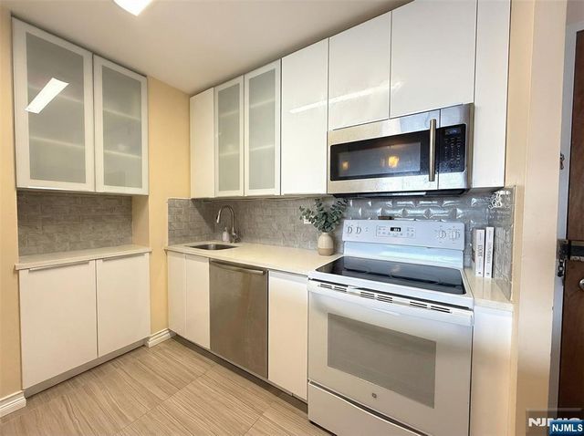 770 Anderson Avenue 2G, Cliffside Park, NJ 07010