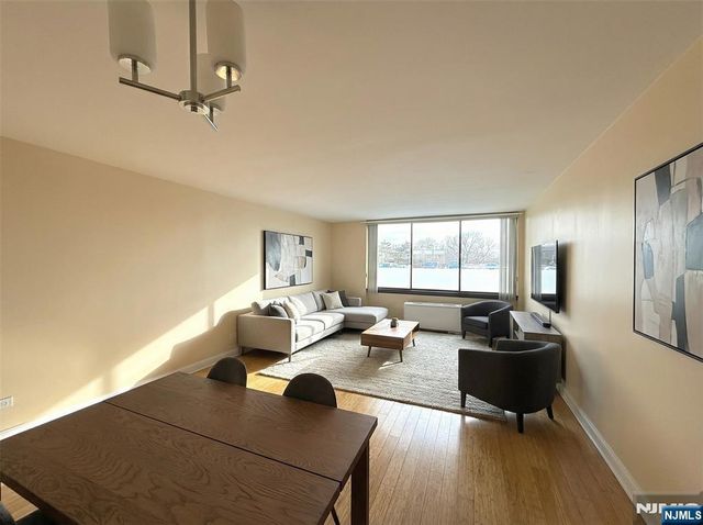 770 Anderson Avenue 2G, Cliffside Park, NJ 07010