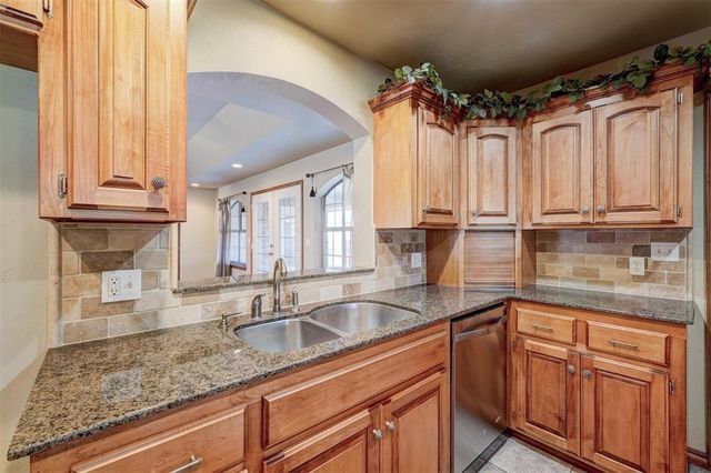 648 N Cleveland Avenue, Shawnee, OK 74801