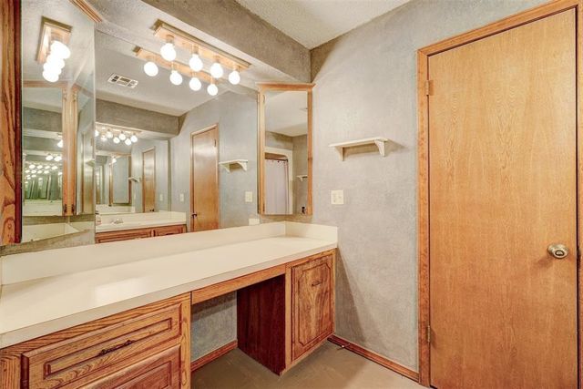 648 N Cleveland Avenue, Shawnee, OK 74801