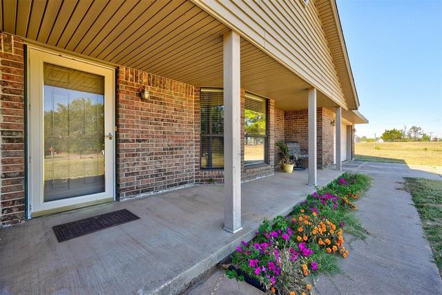648 N Cleveland Avenue, Shawnee, OK 74801