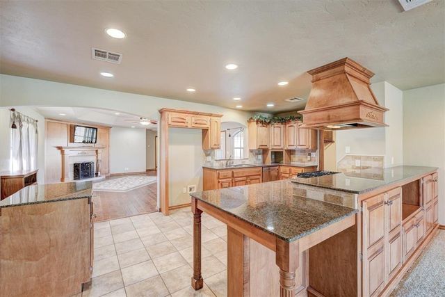 648 N Cleveland Avenue, Shawnee, OK 74801