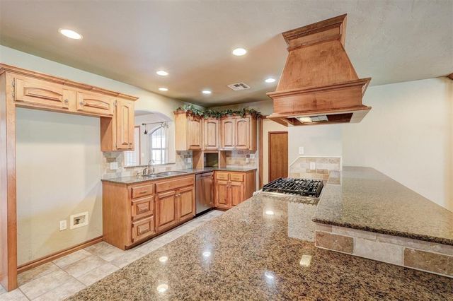 648 N Cleveland Avenue, Shawnee, OK 74801