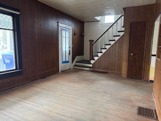 229 SE 4th Avenue, Oelwein, IA 50662