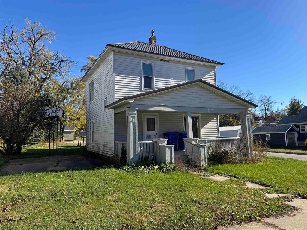 229 SE 4th Avenue, Oelwein, IA 50662