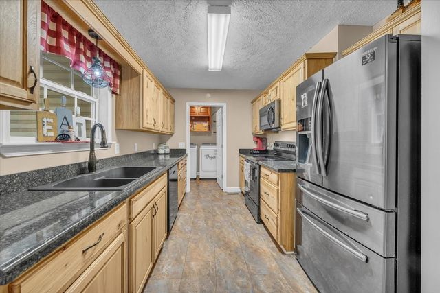 108 Boardwalk Way, Shelbyville, TN 37160