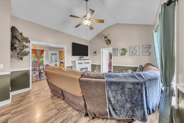 108 Boardwalk Way, Shelbyville, TN 37160