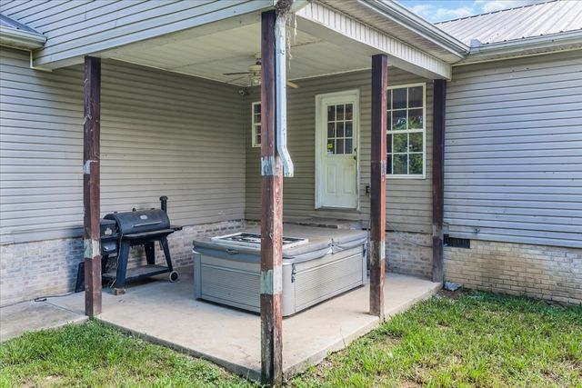 108 Boardwalk Way, Shelbyville, TN 37160