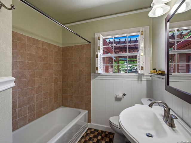 311 Elmhurst Avenue, San Antonio, TX 78209