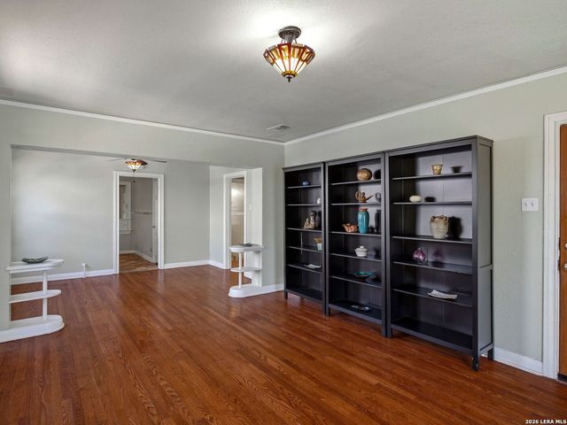 311 Elmhurst Avenue, San Antonio, TX 78209