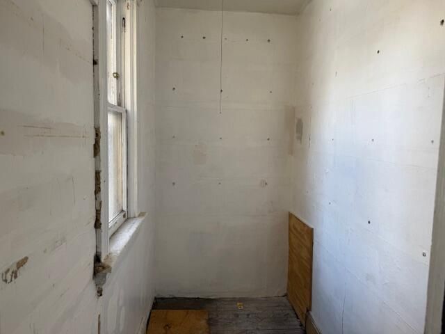 3033 N Holton STREET, Milwaukee, WI 53212