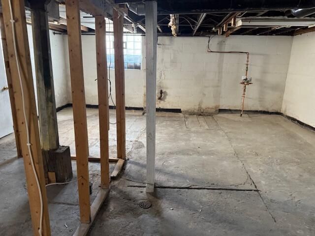 3033 N Holton STREET, Milwaukee, WI 53212