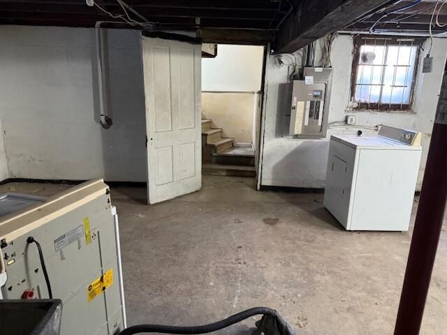 3033 N Holton STREET, Milwaukee, WI 53212