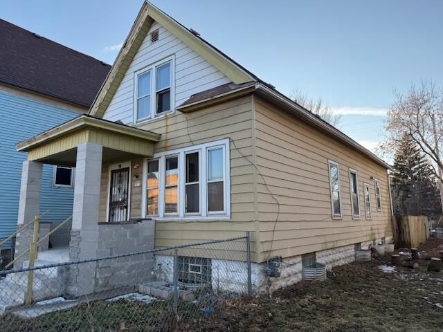 3033 N Holton STREET, Milwaukee, WI 53212