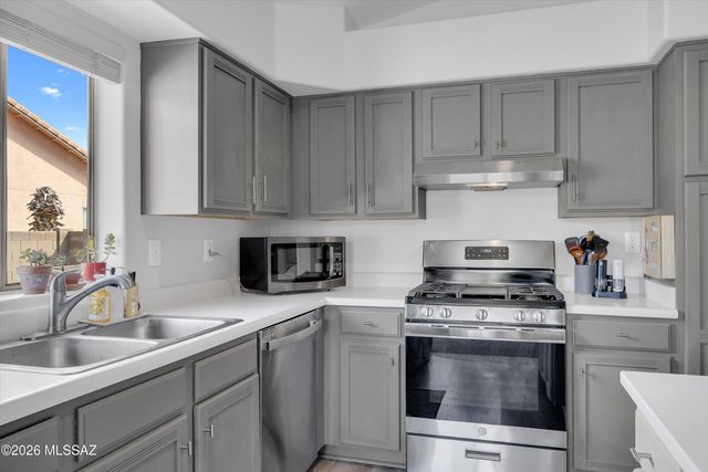 7077 N Avenida Adella, Tucson, AZ 85741