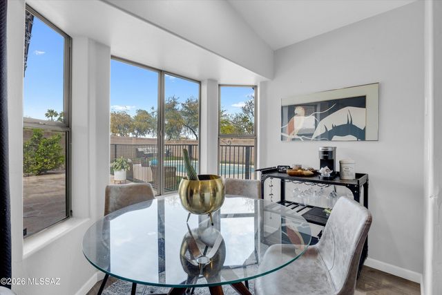 7077 N Avenida Adella, Tucson, AZ 85741