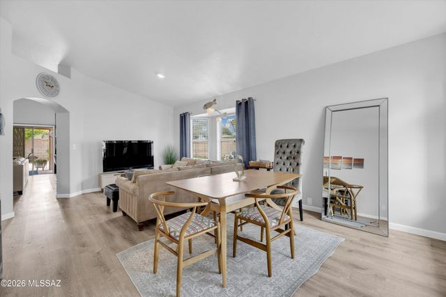 7077 N Avenida Adella, Tucson, AZ 85741