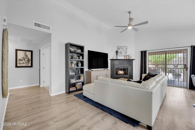 7077 N Avenida Adella, Tucson, AZ 85741