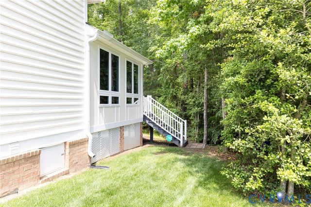 6600 Buglers Trail Ln, Moseley, VA 23120