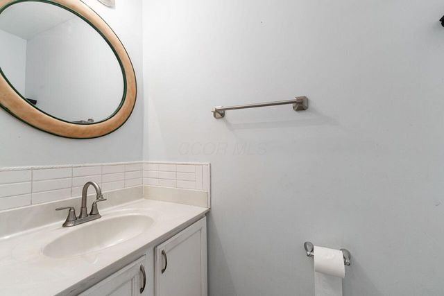 5697 Winchester Highlands Court, Canal Winchester, OH 43110