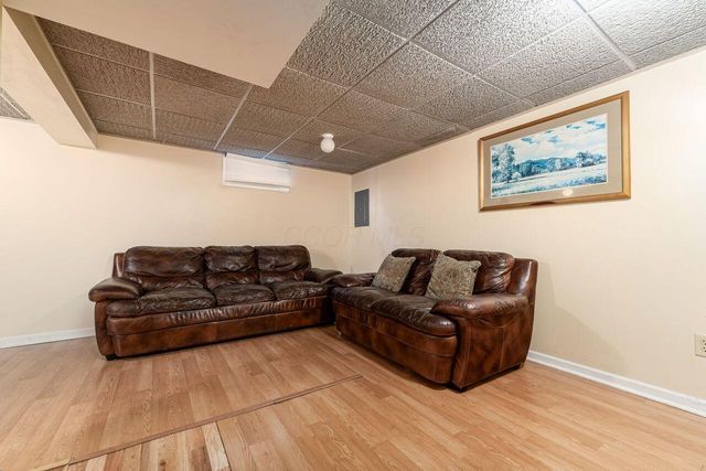 5697 Winchester Highlands Court, Canal Winchester, OH 43110