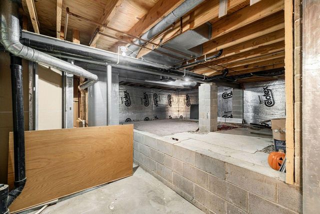 5697 Winchester Highlands Court, Canal Winchester, OH 43110