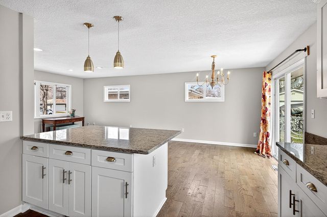 673 Monroe Street S, Shakopee, MN 55379