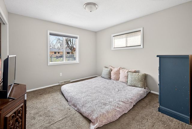 673 Monroe Street S, Shakopee, MN 55379