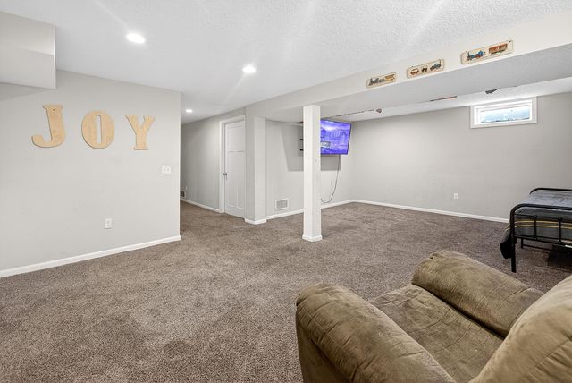 673 Monroe Street S, Shakopee, MN 55379
