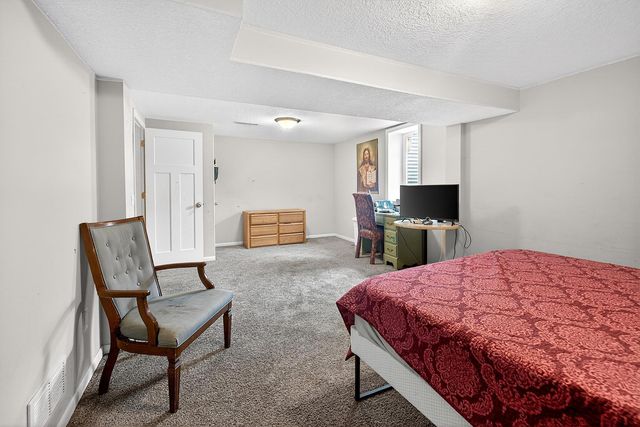 673 Monroe Street S, Shakopee, MN 55379