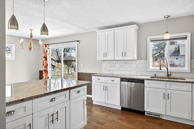 673 Monroe Street S, Shakopee, MN 55379