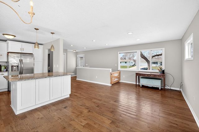 673 Monroe Street S, Shakopee, MN 55379