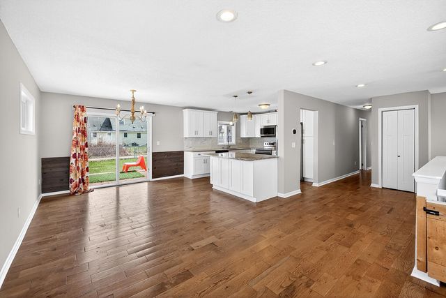 673 Monroe Street S, Shakopee, MN 55379