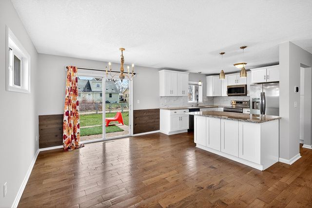 673 Monroe Street S, Shakopee, MN 55379