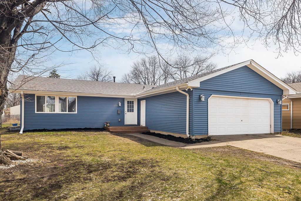 673 Monroe Street S, Shakopee, MN 55379