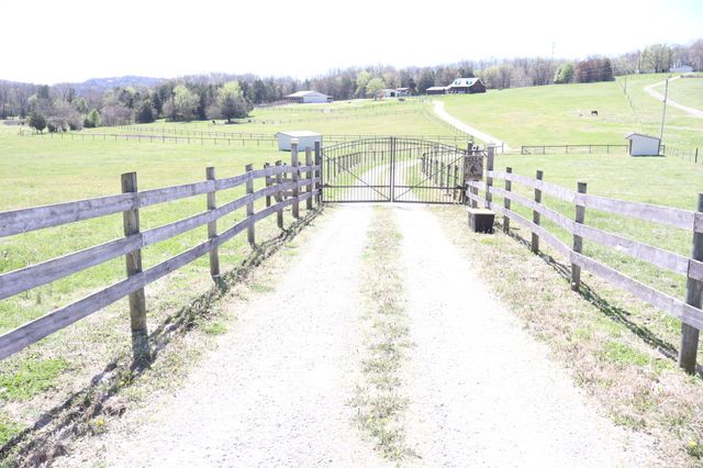 642 Beech Bottom Rd, Watertown, TN 37184