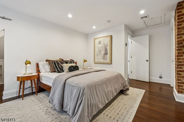 97 Montclair Ave, Montclair Twp., NJ 07042