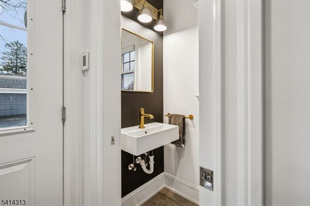 97 Montclair Ave, Montclair Twp., NJ 07042