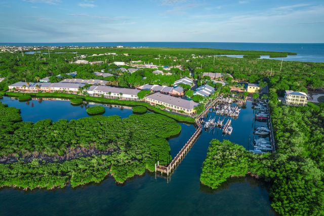 98222 Windward Avenue, Key Largo, FL 33037