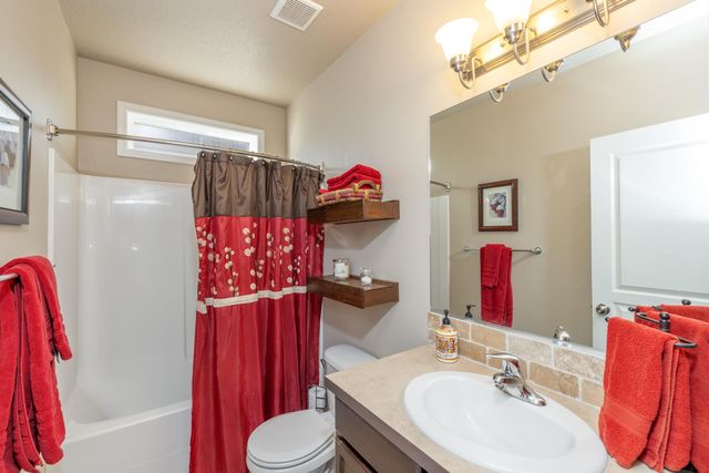 1316 W QUAIL CREST Ave, Spokane, WA 99224