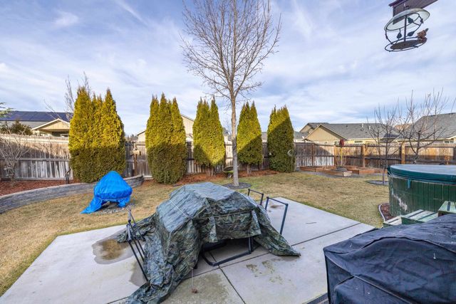 1316 W QUAIL CREST Ave, Spokane, WA 99224