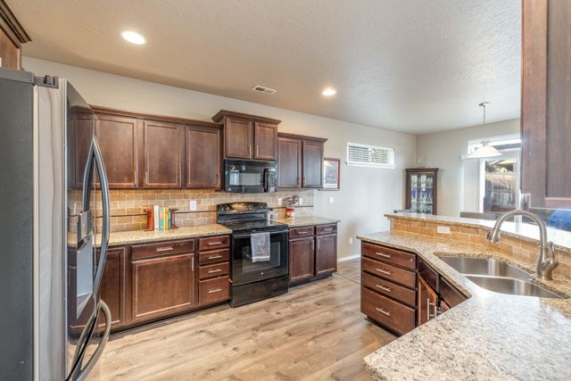 1316 W QUAIL CREST Ave, Spokane, WA 99224