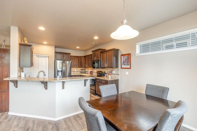 1316 W QUAIL CREST Ave, Spokane, WA 99224