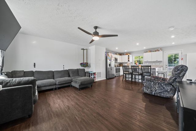 402 Golden Gate Avenue, Springfield, OH 45505