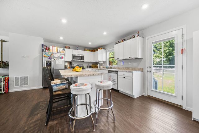402 Golden Gate Avenue, Springfield, OH 45505
