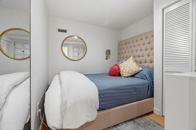 97 Sewall Ave 5, Brookline, MA 02446